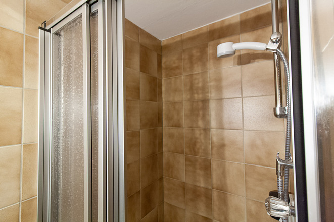 Bad im Einzelzimmer Prälatur