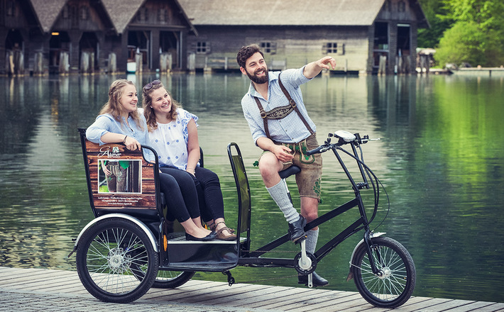 Lederhosenmacher Engelbert Aigner und sein Königsseer Radltaxi