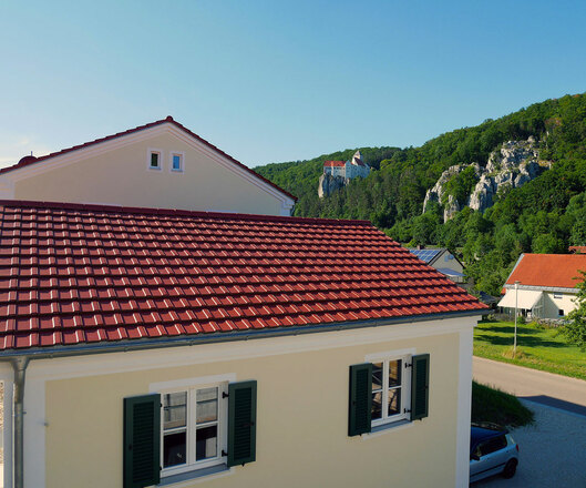 Unser Haus mit Blick zur Burg