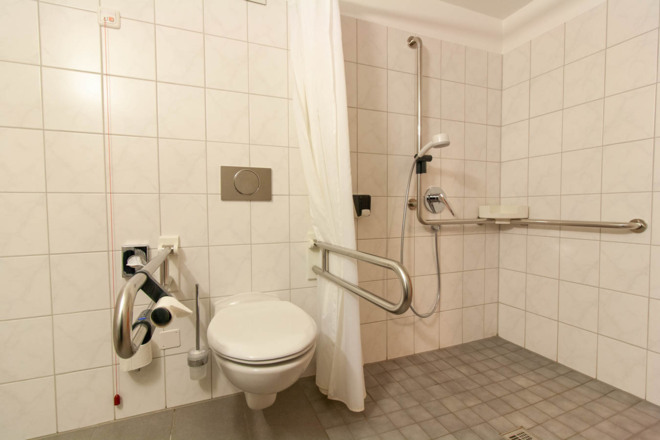 Bad barrierefreies Zimmer