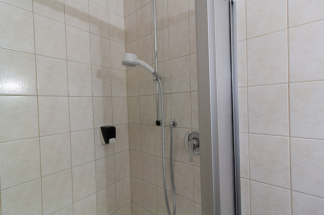 Bad im Zweibettzimmer Prälatur