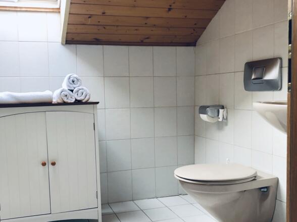 Bad mit WC und Dusche