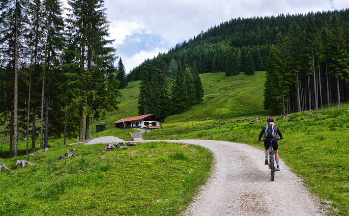 Mit dem Mountainbike zur unteren Ahornalm