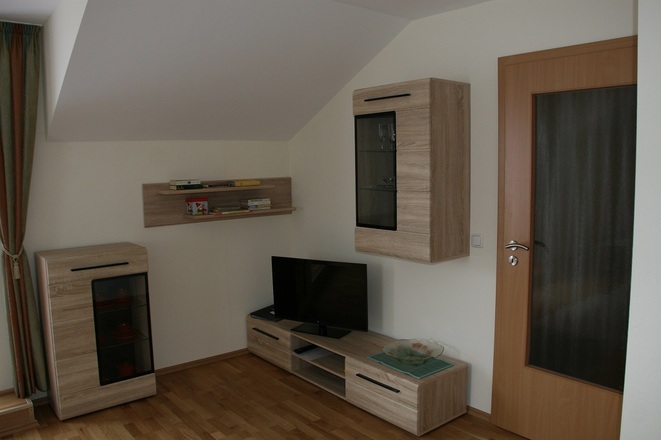 Wohnzimmer (Ansicht 2)