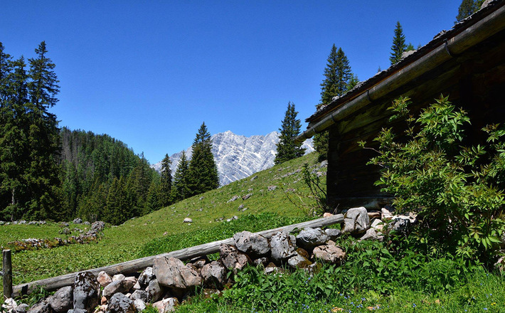 Mauerreste, Kaser, Watzmannblick