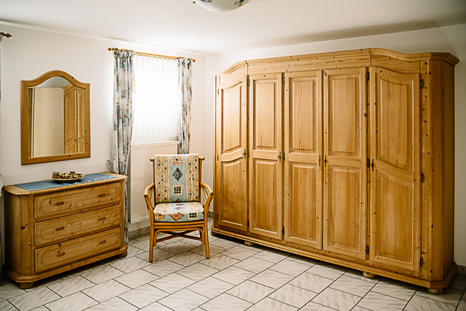 Schrank zum Schlafzimmer