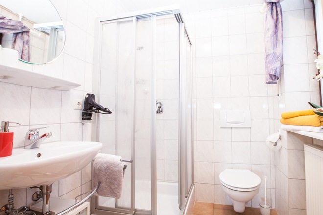 Dusche mit WC