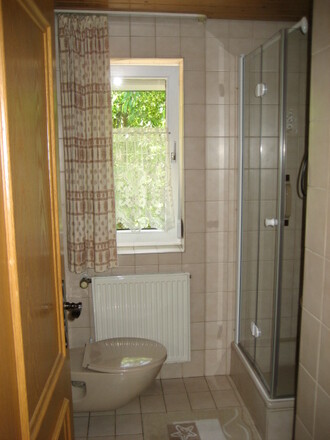 Dusche und WC