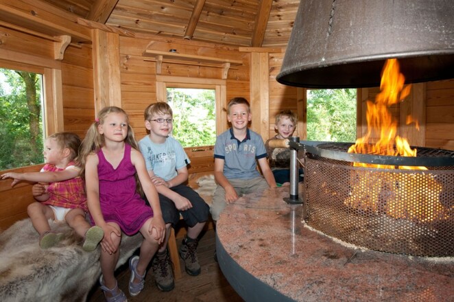 Picknickplatz mit Lagerfeuer