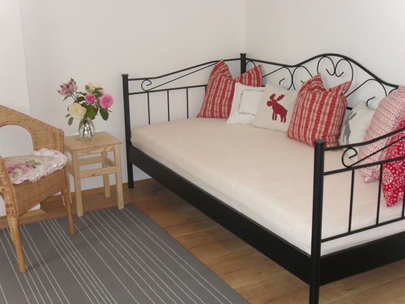 Zusätzliches Bett im Schlafzimmer
