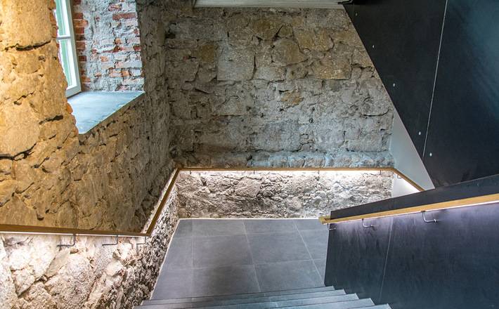 Alte Mauern als Gestaltungselement im Magazin 3