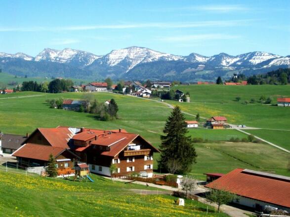 Bauernhof Wiedemann mit Blick auf den Hochgrat