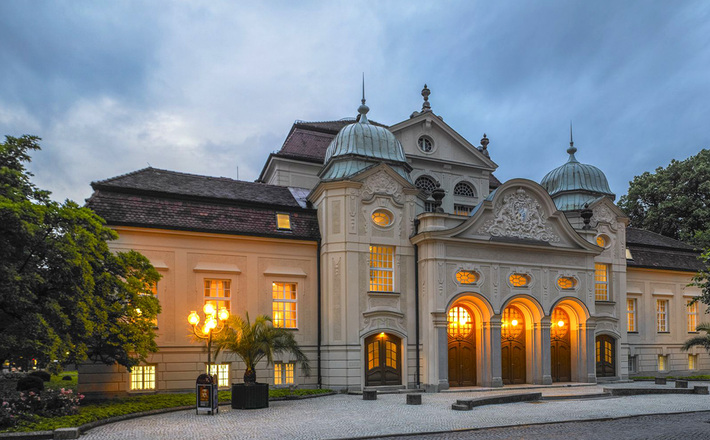 Wenn es Nacht wird am Königlichen Kurhaus