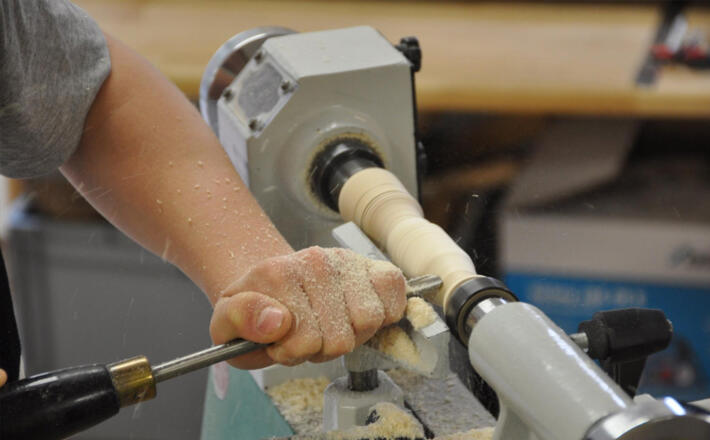 Holzhandwerk im Schülerforschungszentrum Berchtesgadener Land