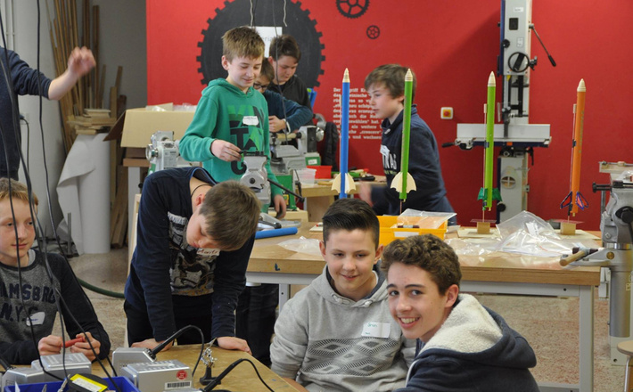 Schüler lernen spielerisch im Schülerforschungszentrum Berchtesgadener Land