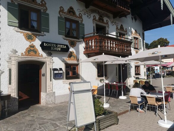 Döner &amp; Pizza Haus Terrasse