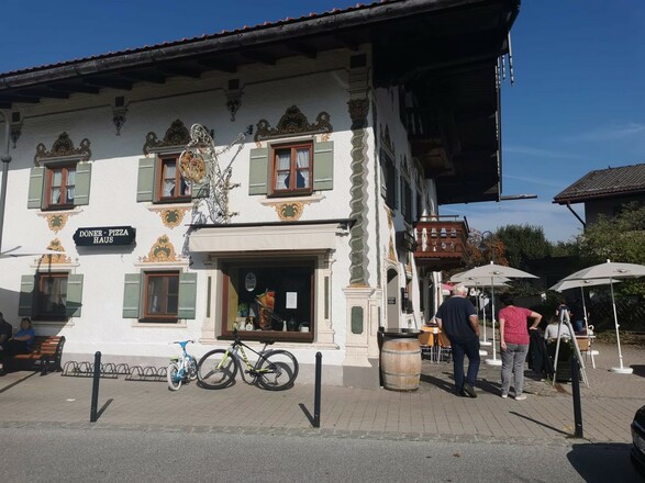 Döner &amp; Pizza Haus Seitenansicht