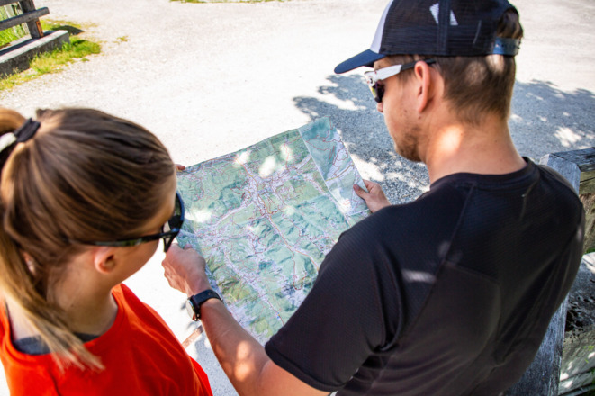 Laufstreckenplanung am Startpunkt in Flachau
