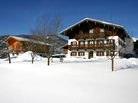 Hausansicht im Winter