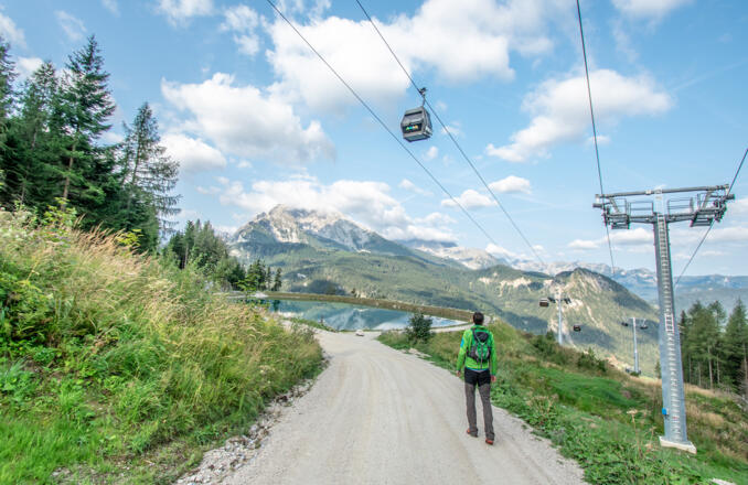 Auf dem Weg von der Mittelstation zum Speicherteich am Jenner