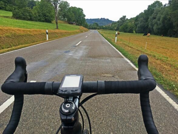 Straße mit Rennrad