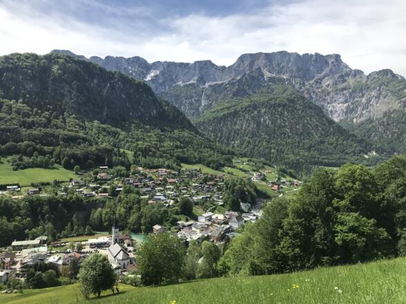 Der Untersberg hinter Marktschellenberg