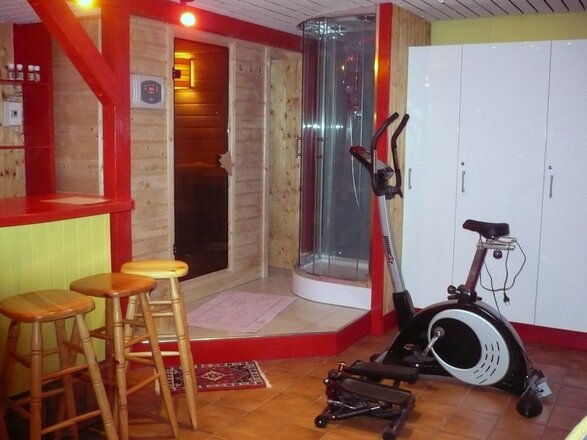 Sauna und Fitnessbereich
