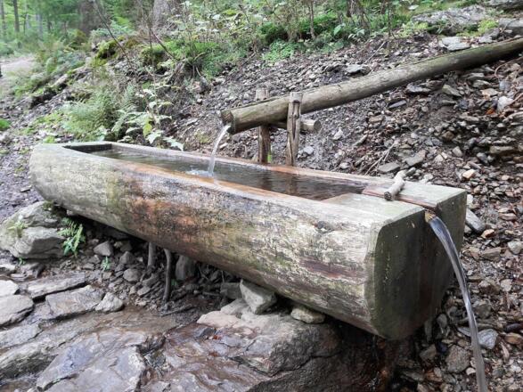Brunnen am Weg zum Reischflecksattel bzw. Heugstatt