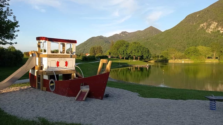 Spielschiff am Reifinger See