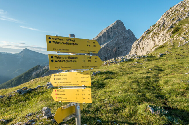 Wegweiser am Watzmannhaus