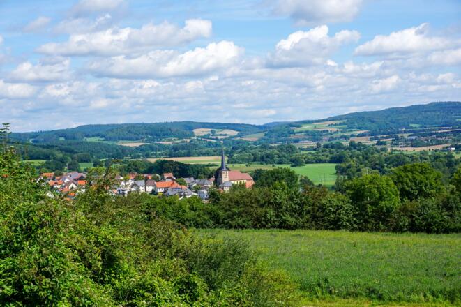 Blick auf Marktgraitz und die Kirche Heiligste Dreifaltigkeit