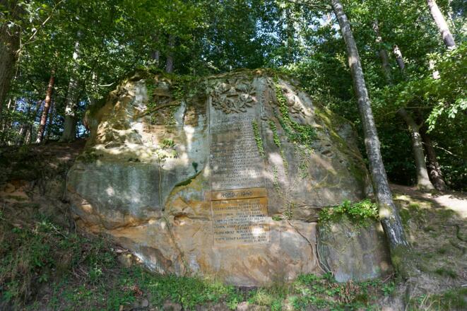 Gedenkstein zu Beginn der Tour