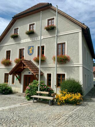 Bankerl beim Gemeindeamt Großraming