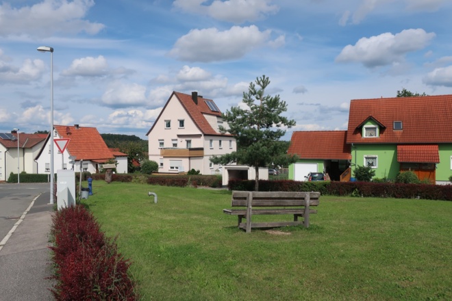 Neue Kiefer und Gedichttafel Nr. 1