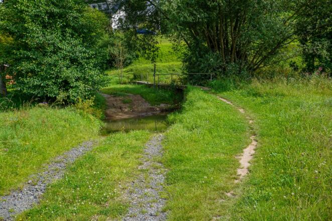 Wir queren den Füllbach an der Zeickhorner Mühle.