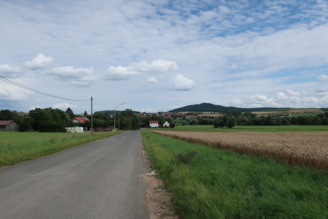 Das letzte Wegstück bis zum Wanderpakplatz in Buchenrod