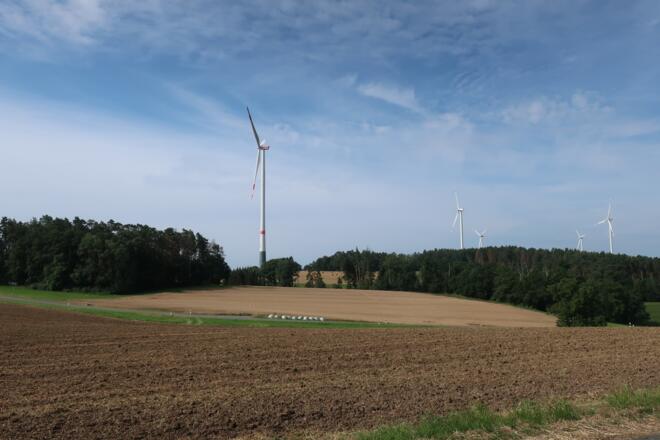 Blick über die Felder bei Plesten