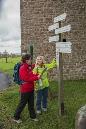 Wegweiser am Ludwig-Keller-Turm