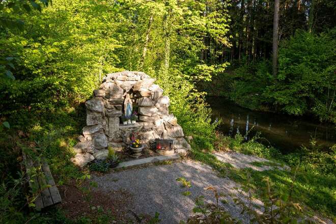 Kirchenspaziergang 2 - Grotte, Kurf, Bank