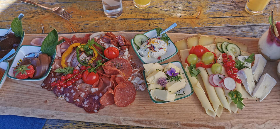 Frühstück auf der Osmannalm - ausgezeichnet!