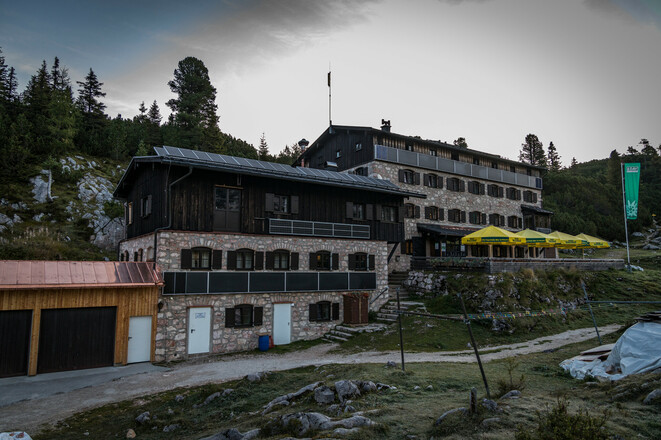 Die Neue Traunsteiner Hütte