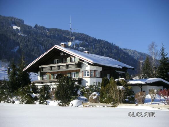 Haus und Gartenhaus 007