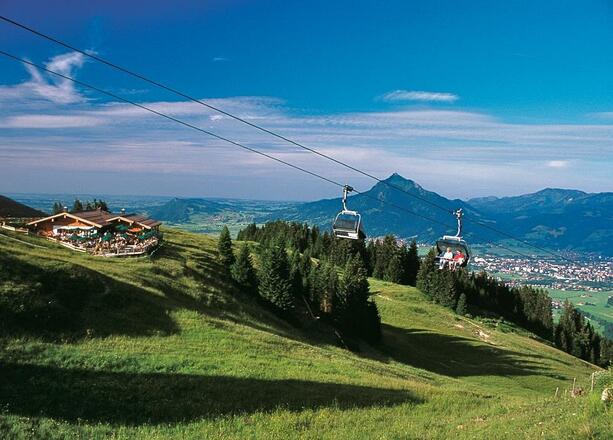 Weltcup-Express und Weltcup-Hütte in Ofterschwang
