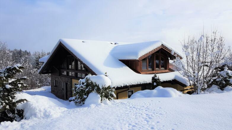 Hausansicht im Winter