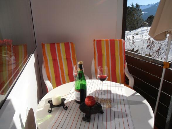 Balkontisch, Stühle