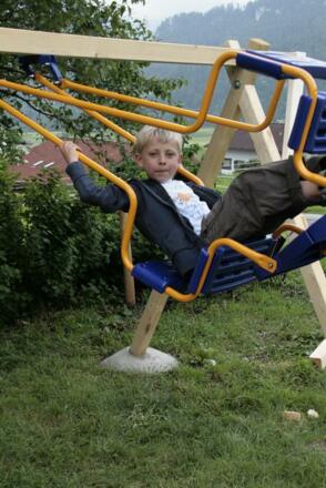 Spielplatz auf unserem Hof 2
