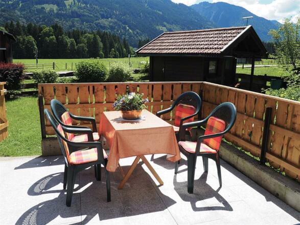 Terrasse mit Blick auf die Berge