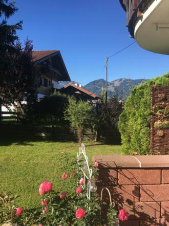 Garten mit Blick auf das Bolsterlanger Horn
