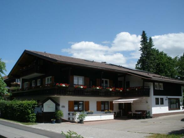 Hausansicht-Sommer