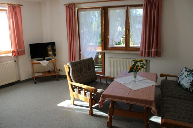 Fw 1 Wohnzimmer (2)